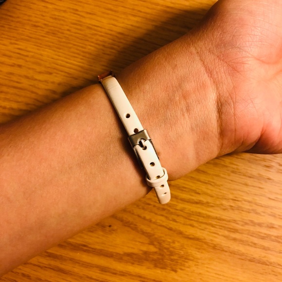 White thin bracelet watch - Picture 2 of 4